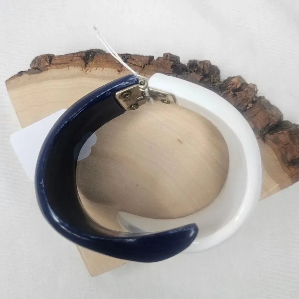 Vintage Blue and White Bypass Clamper Bangle 6.75